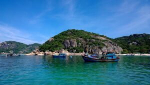 Nv thuyền